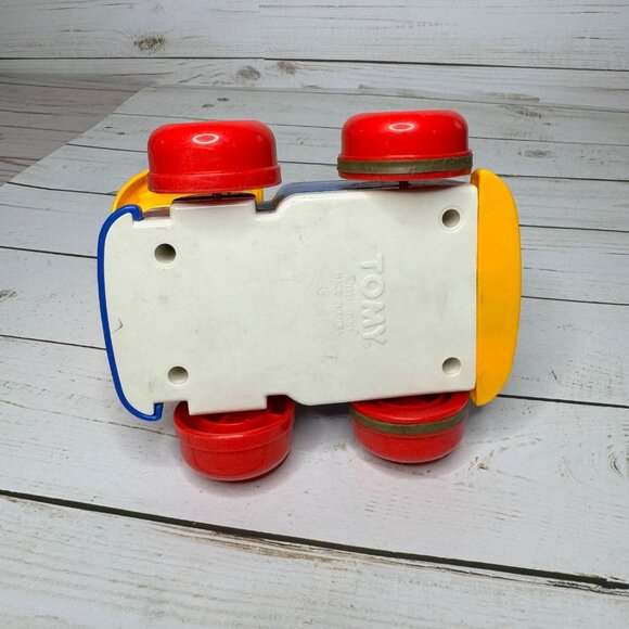 Tomy First Fun Push n Go Toy Dump Truck With Green Hat Driver & Red Wheels 90's - Picture 5 of 6